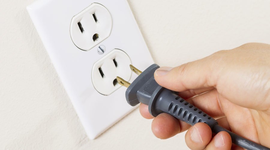 ket noi ban ui voi nguon dien Đảm bảo rằng bàn ủi của bạn đã được kết nối với nguồn điện